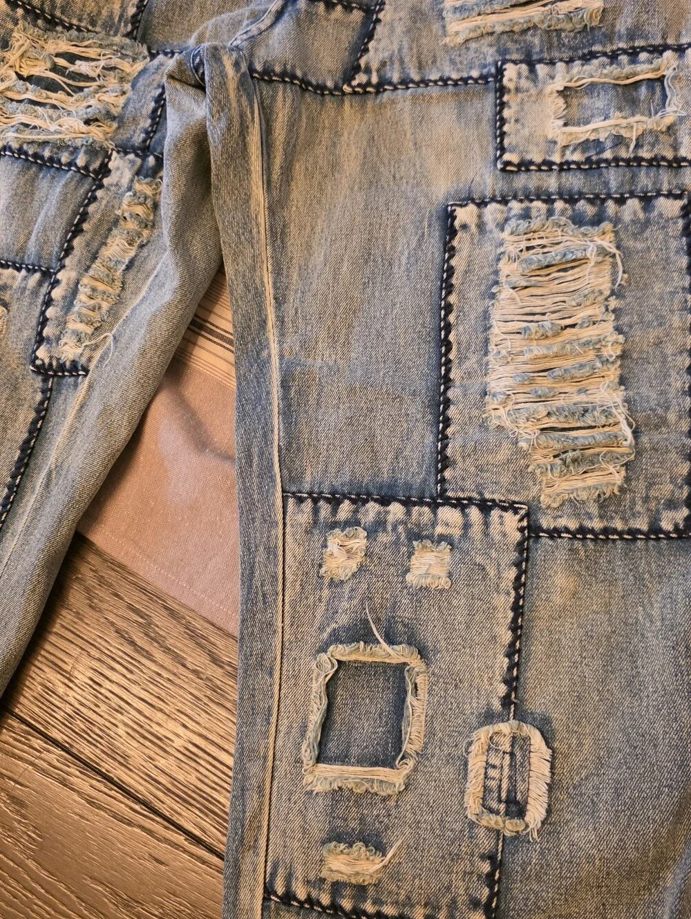 NWT Blue Velvet Boutique Baggy Distressed Patchwork Boho Hippie Festival Jeans L